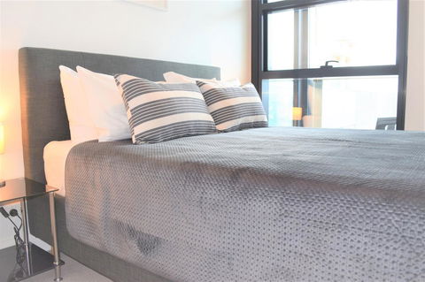 Executive Stay Little Collins Street - Queensland Tourism 13