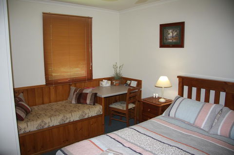Shady Brook Cottages - Queensland Tourism 35