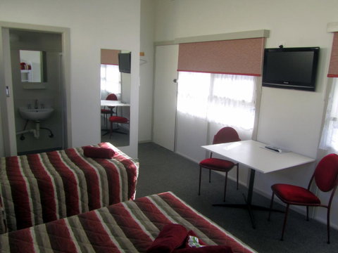 The Highlander Motel - 24HR Check In - QLD Tourism 27