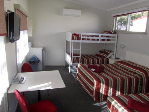 The Highlander Motel - 24HR Check In - QLD Tourism 22