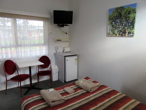 The Highlander Motel - 24HR Check In - QLD Tourism 12