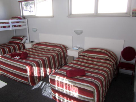 The Highlander Motel - 24HR Check In - QLD Tourism 24