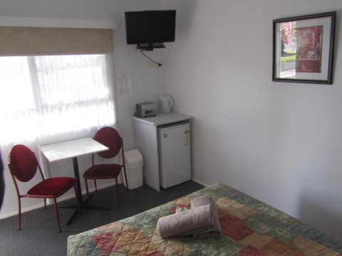The Highlander Motel - 24HR Check In - QLD Tourism 11