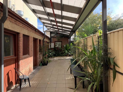CROWN CENTRAL BUSINESS DISTRICT MOTEL - NO UNDER 18s - QLD Tourism 3