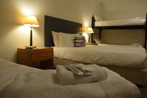 CROWN CENTRAL BUSINESS DISTRICT MOTEL - NO UNDER 18s - QLD Tourism 38
