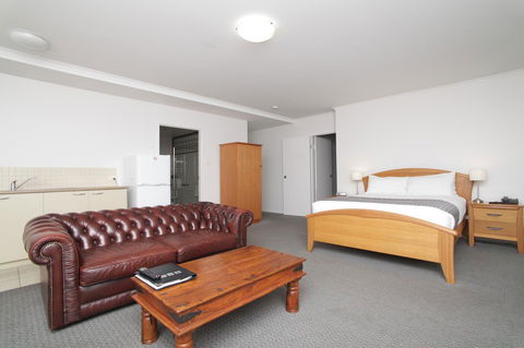 Quality Inn & Suites The Menzies - QLD Tourism 8