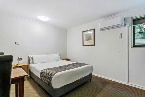 Quality Inn & Suites The Menzies - QLD Tourism 3