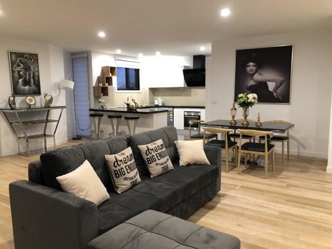 Apartments In Phillip Island Towers - Block C - QLD Tourism 0