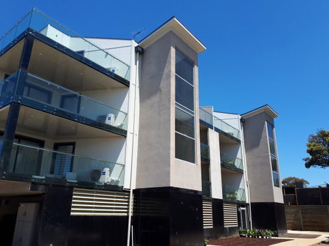 Apartments In Phillip Island Towers - Block C - QLD Tourism 32