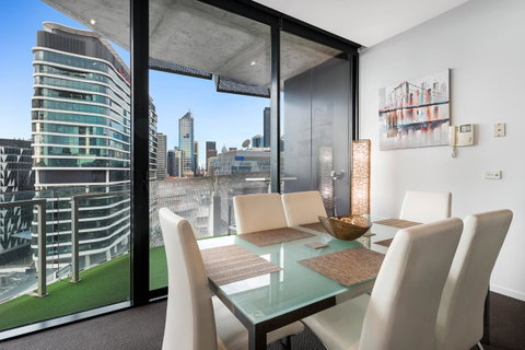 Docklands Executive Apartments - Melbourne - QLD Tourism 36