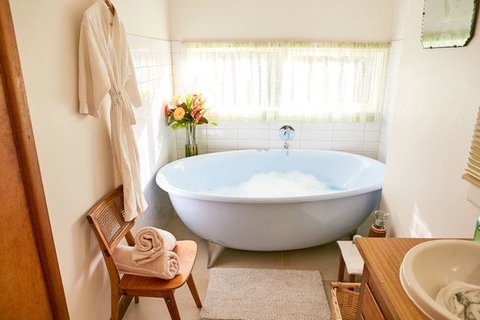 Amara Springs Guest House - Queensland Tourism 30