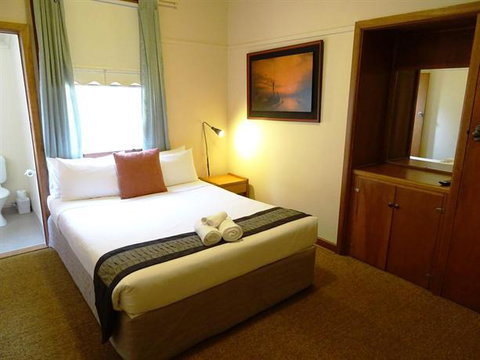 Amara Springs Guest House - Queensland Tourism 32