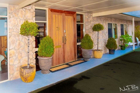 Amara Springs Guest House - Queensland Tourism 8