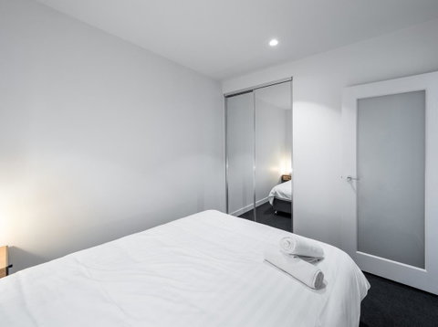 Melstay On Eporo Tower - Queensland Tourism 13
