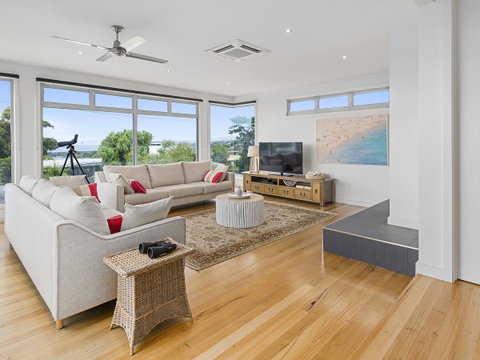 Aireys Ocean View - QLD Tourism 4