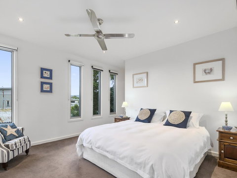 Aireys Ocean View - QLD Tourism 7