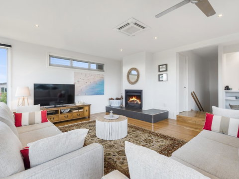 Aireys Ocean View - QLD Tourism 2