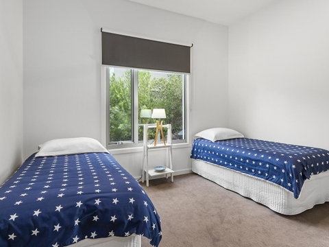 Aireys Ocean View - QLD Tourism 12