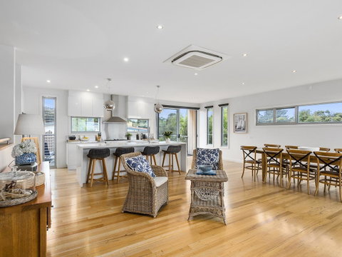 Aireys Ocean View - QLD Tourism 5