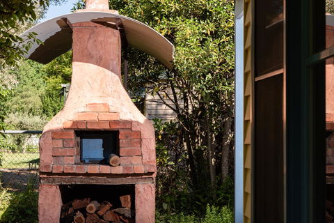 The Orchard House - Queensland Tourism 9