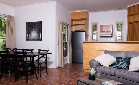 The Orchard House - Queensland Tourism 13