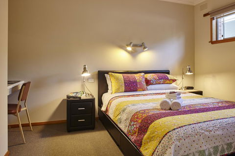 Goldfield Holiday Units - QLD Tourism 1