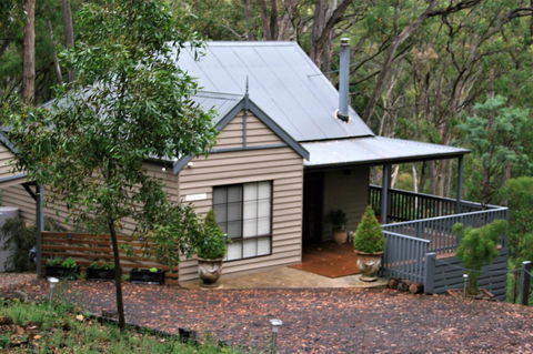 Tangenong Cottages - QLD Tourism 0
