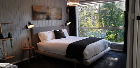 Tangenong Cottages - QLD Tourism 7
