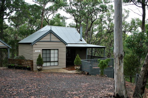 Tangenong Cottages - QLD Tourism 15
