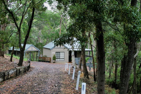 Tangenong Cottages - QLD Tourism 16