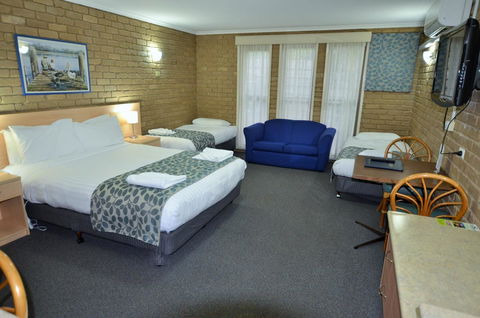 Tropicana Motor Inn - Queensland Tourism 9