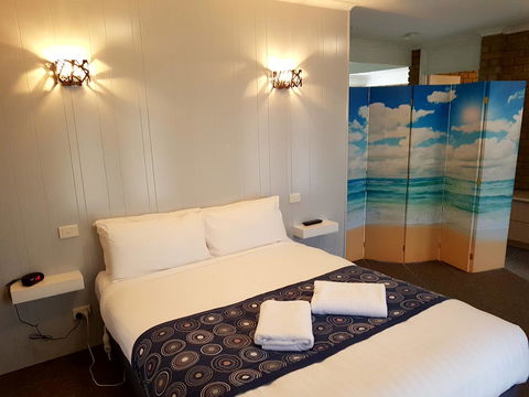 Tropicana Motor Inn - Queensland Tourism 2