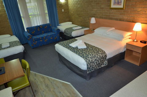 Tropicana Motor Inn - Queensland Tourism 7