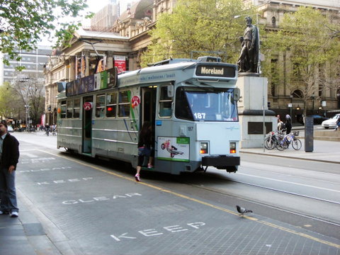 Oaks Melbourne Southbank Suites - Queensland Tourism 4