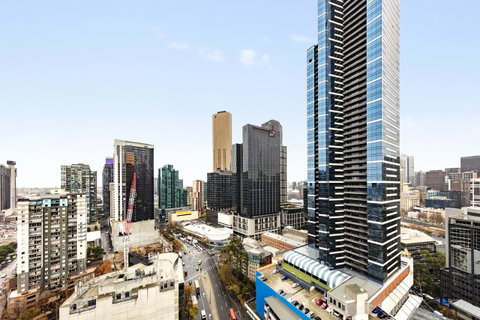 Oaks Melbourne Southbank Suites - Queensland Tourism 5