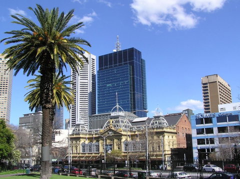 Oaks Melbourne Southbank Suites - Queensland Tourism 1