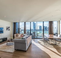 Waterfront 3 Bedroom Luxury Home Victoria Harbour - Queensland Tourism