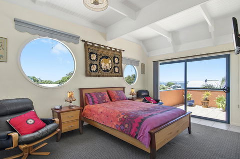 Black Dolphin Beach Penthouse - QLD Tourism 2