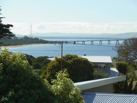 Black Dolphin Beach Penthouse - QLD Tourism 14