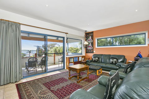 Black Dolphin Beach Penthouse - QLD Tourism 13