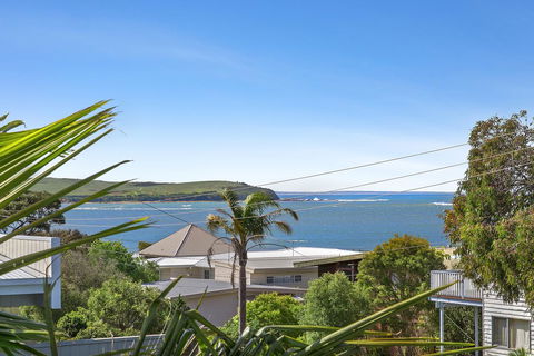 Black Dolphin Beach Penthouse - QLD Tourism 23