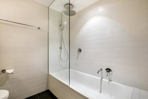 Stylish Apartment In Unique Church Development - QLD Tourism 11