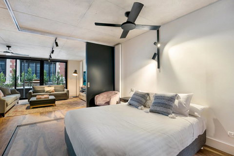 Stylish Apartment In Unique Church Development - QLD Tourism 10