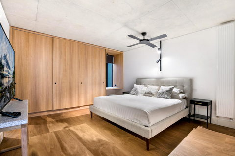 Stylish Apartment In Unique Church Development - QLD Tourism 13