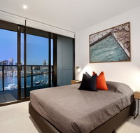 Orange Stay at Collins Wharf - Queensland Tourism