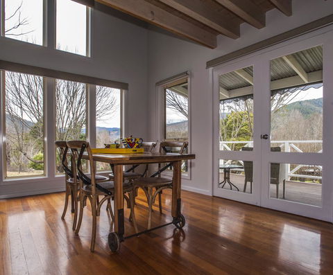 Abbys Cottages Bright - Queensland Tourism 17