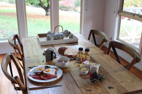 Abbys Cottages Bright - Queensland Tourism 1