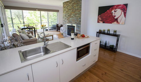 Abbys Cottages Bright - Queensland Tourism 5