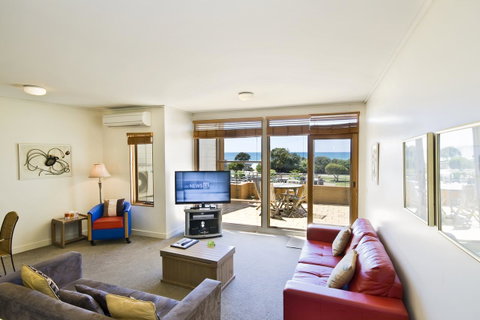 Lornebeach Apartments - QLD Tourism 16