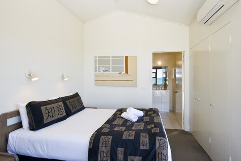 Lornebeach Apartments - QLD Tourism 24
